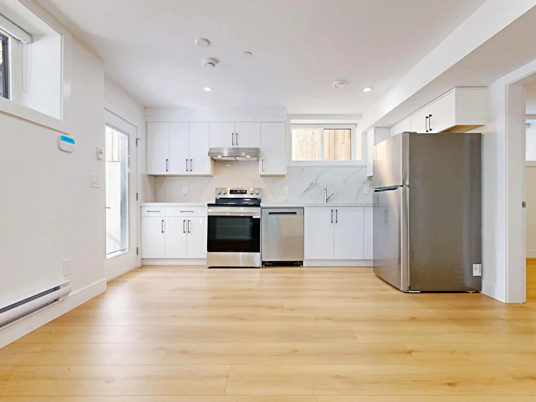 425 N Kaslo Street, Vancouver, BC, V5K 3N2 - 28