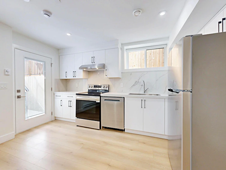 425 N Kaslo Street, Vancouver, BC, V5K 3N2 - 29