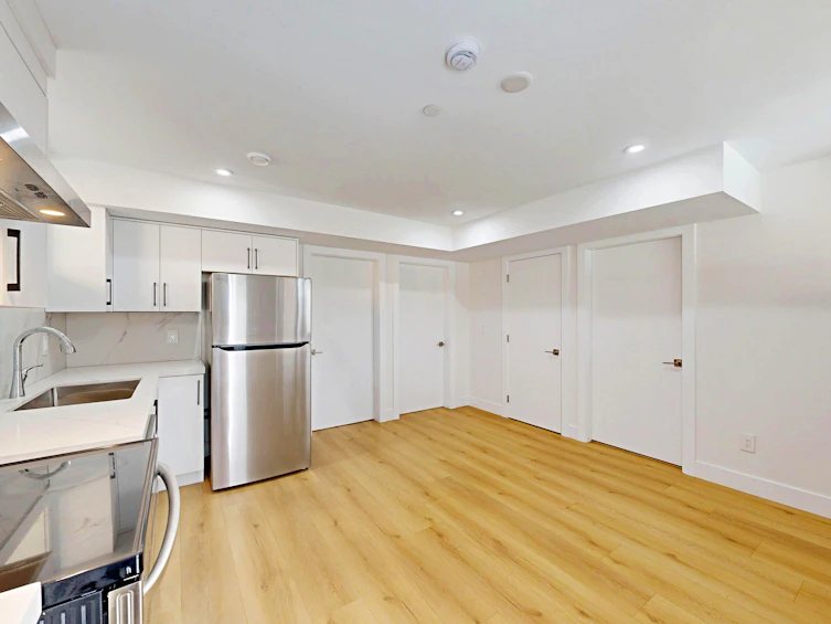 425 N Kaslo Street, Vancouver, BC, V5K 3N2 - 32