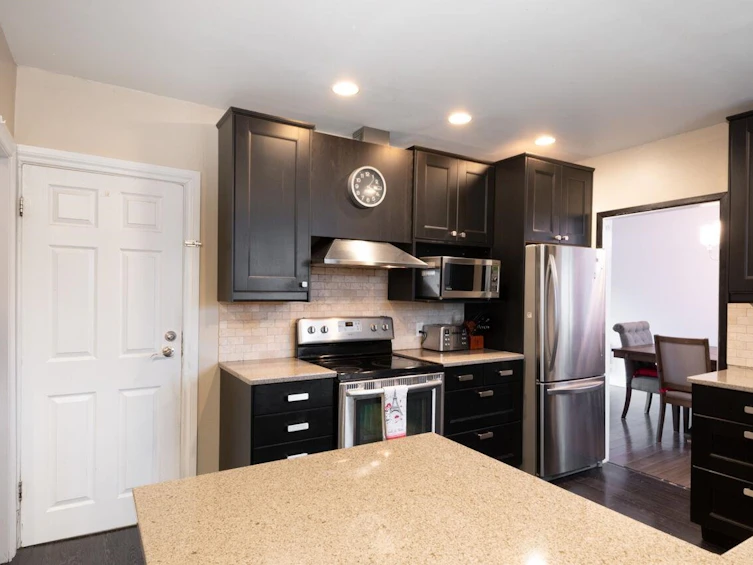 933 Fifth Street, New Westminster, BC, V3L 2Y5 - 8