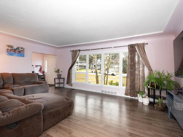 933 Fifth Street, New Westminster, BC, V3L 2Y5 - 3