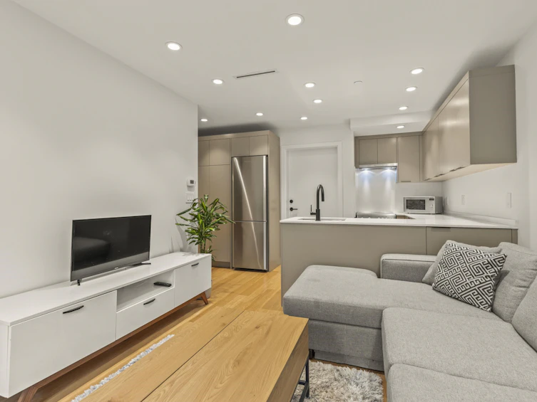 2861 W 13th Avenue, Vancouver, BC, V6K 2T6 - 28