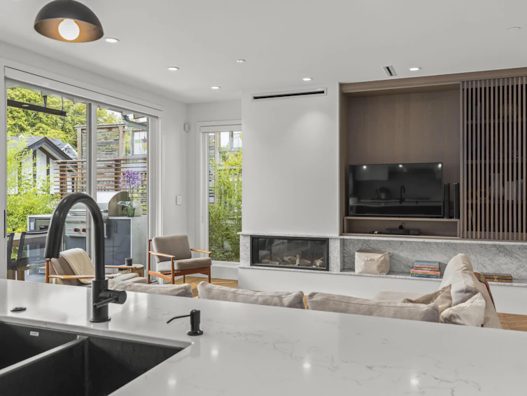 2861 W 13th Avenue, Vancouver, BC, V6K 2T6 - 11