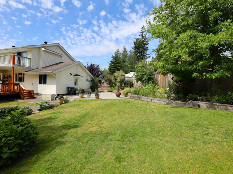 6318 Picadilly Place, Sechelt BC