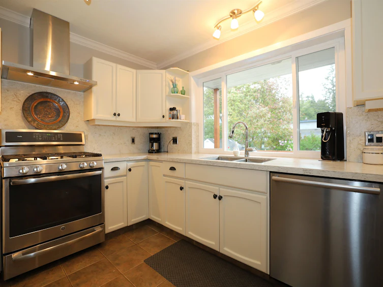 6318 Picadilly Place, Sechelt, BC, V0N 3A0 - 19
