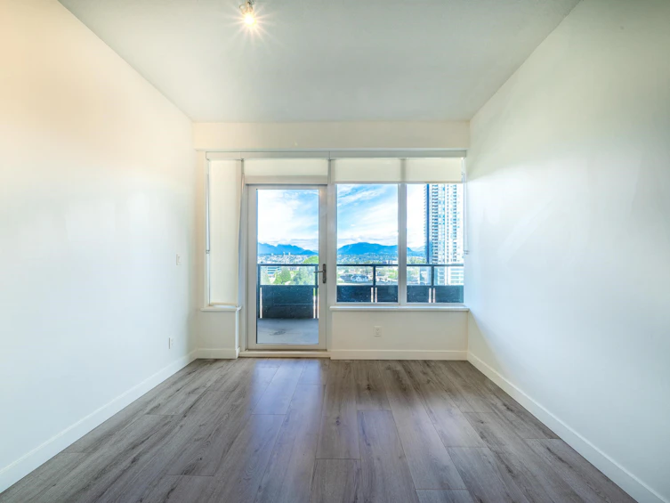 1011-10626 City Parkway, Surrey, BC, V3T 0S3 - 5