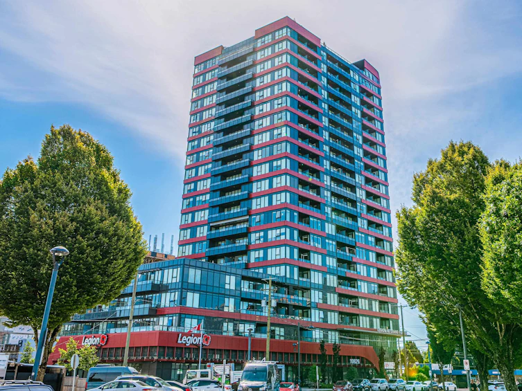 1011-10626 City Parkway, Surrey, BC, V3T 0S3