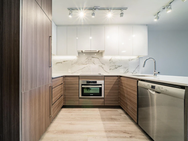 1011-10626 City Parkway, Surrey, BC, V3T 0S3 - 3