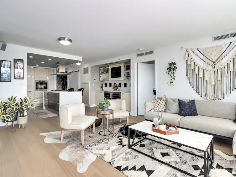 303-8 Smithe Mews, Vancouver, BC, V6B 0A5 - 4