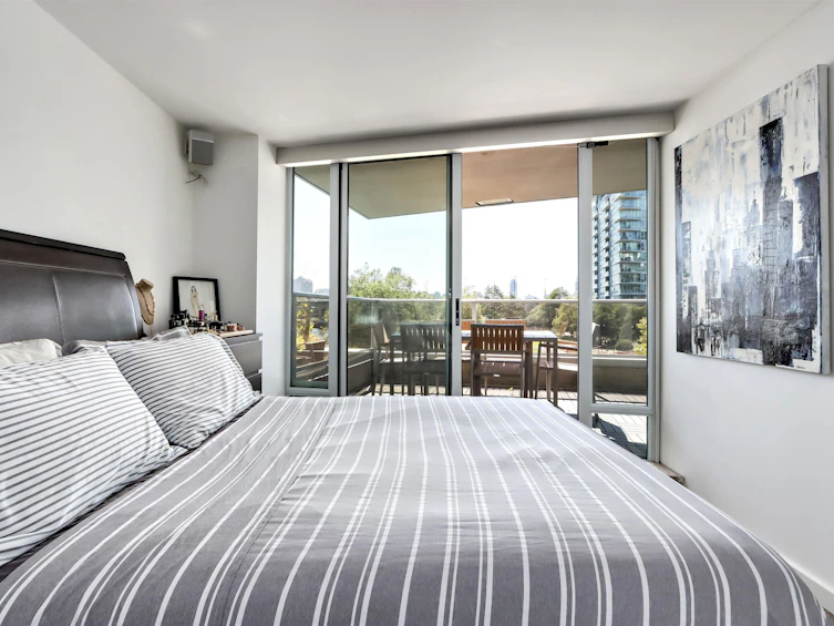 303-8 Smithe Mews, Vancouver, BC, V6B 0A5 - 16