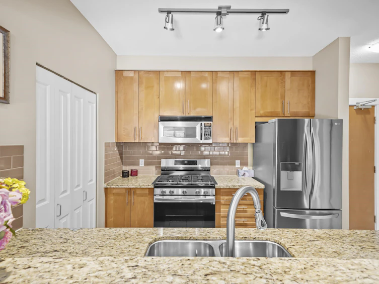 301-4885 Valley Drive, Vancouver, BC, V6J 5M7 - 13