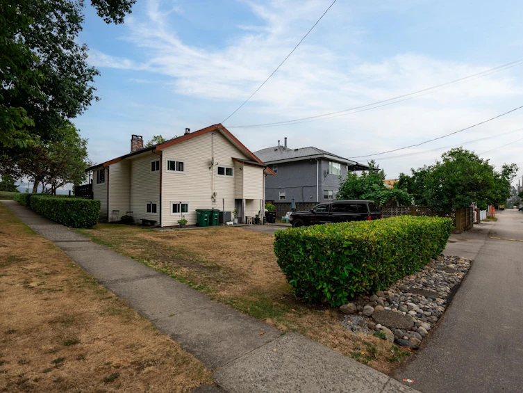 3900 Eton Street, Burnaby, BC, V5C 1J5 - 12