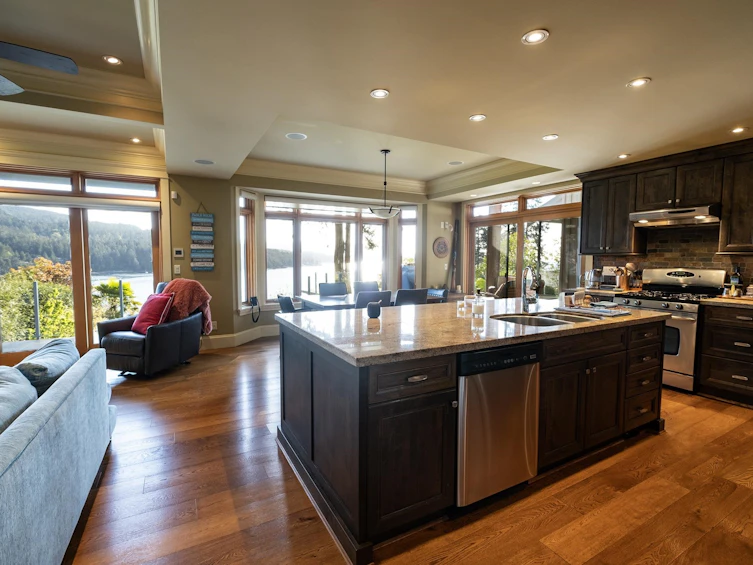 7626 Eureka Avenue, Halfmoon Bay, BC, V7Z 1A1 - 6