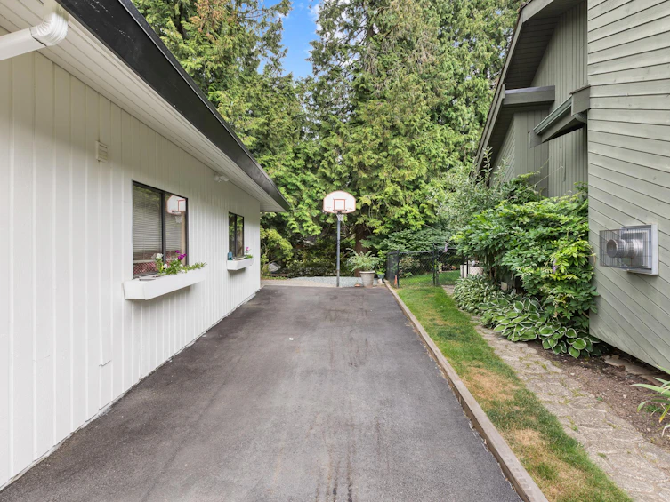34869 Everett Drive, Abbotsford, BC, V2S 7R7 - 34