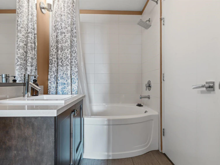 211-2242 Whatcom Road, Abbotsford, BC, V3G 0G3 - 23