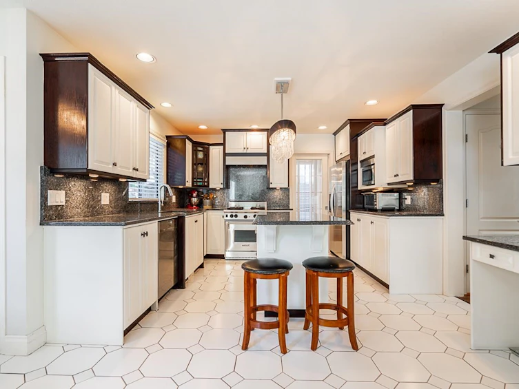 10481 Willow Grove, Surrey, BC, V4N 1V7 - 10
