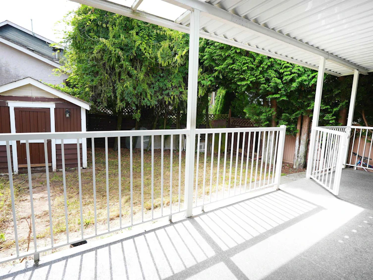 13902 Laurel Drive, Surrey, BC, V3T 1A9 - 14