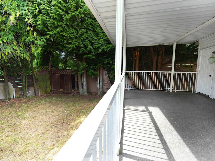 13902 Laurel Drive, Surrey, BC, V3T 1A9 - 16