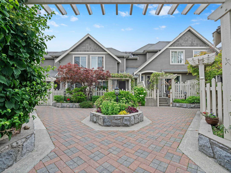10-222 E 5th Street, North Vancouver, BC, V7L 1L7