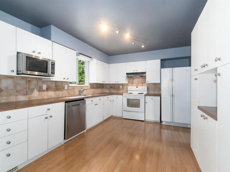 1088 Fraser Avenue, Port Coquitlam, BC, V3B 1L8 - 9