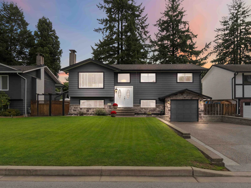 1088 Fraser Avenue, Port Coquitlam BC V3B 1L8