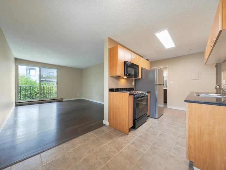 303-1121 Howie Avenue, Coquitlam, BC, V3J 1T9 - 6
