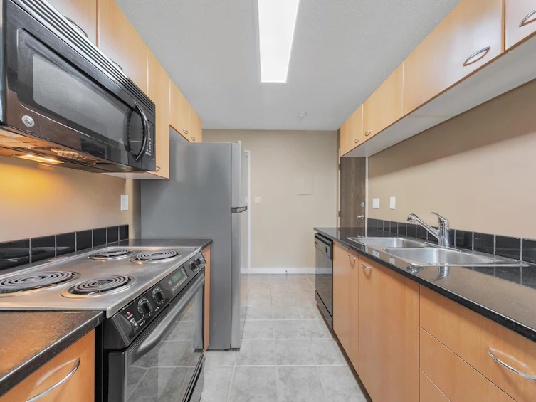 303-1121 Howie Avenue, Coquitlam, BC, V3J 1T9 - 3