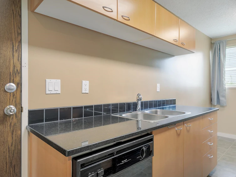 303-1121 Howie Avenue, Coquitlam, BC, V3J 1T9 - 2