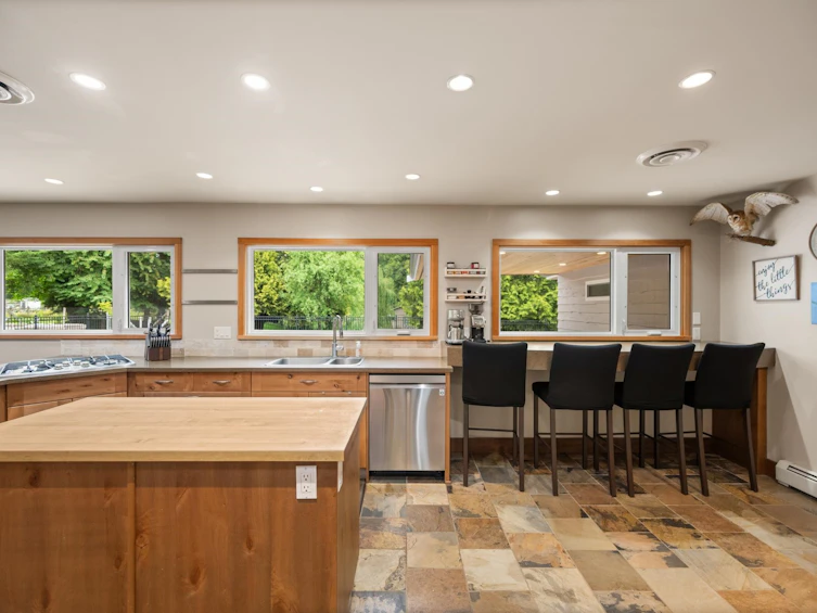 6124 264 Street, Langley, BC, V4W 1P4 - 6