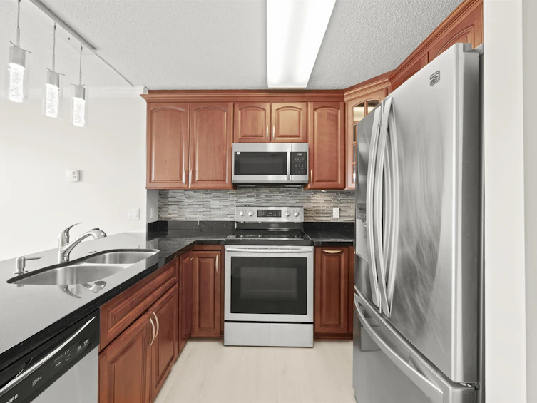 1807-3970 Carrigan Crescent, Burnaby, BC, V3N 4S5 - 7