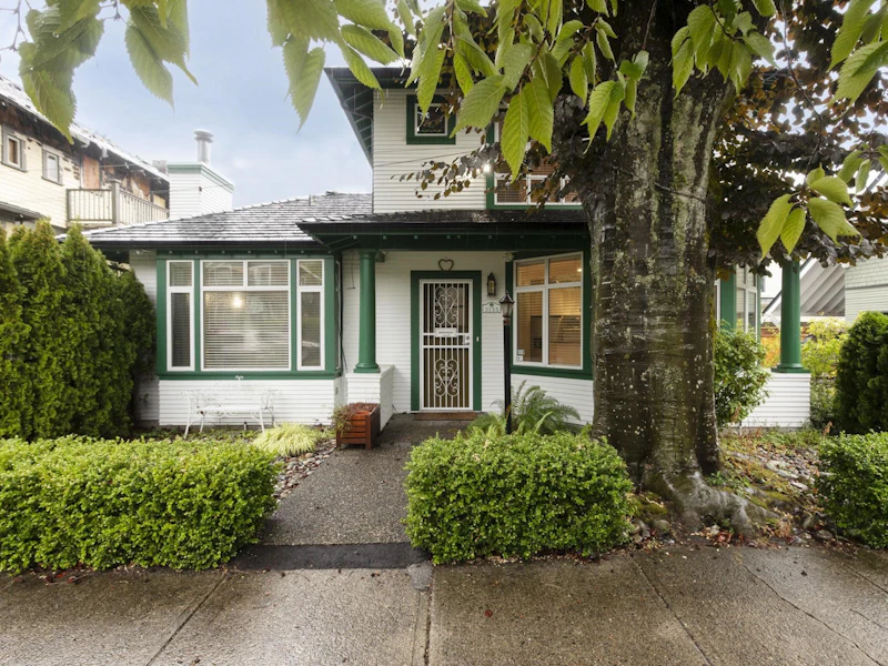 3135 Maple Street, Vancouver BC V6J 5K7