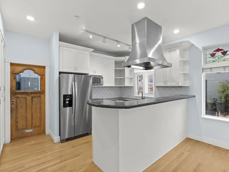 3135 Maple Street, Vancouver, BC, V6J 5K7 - 15
