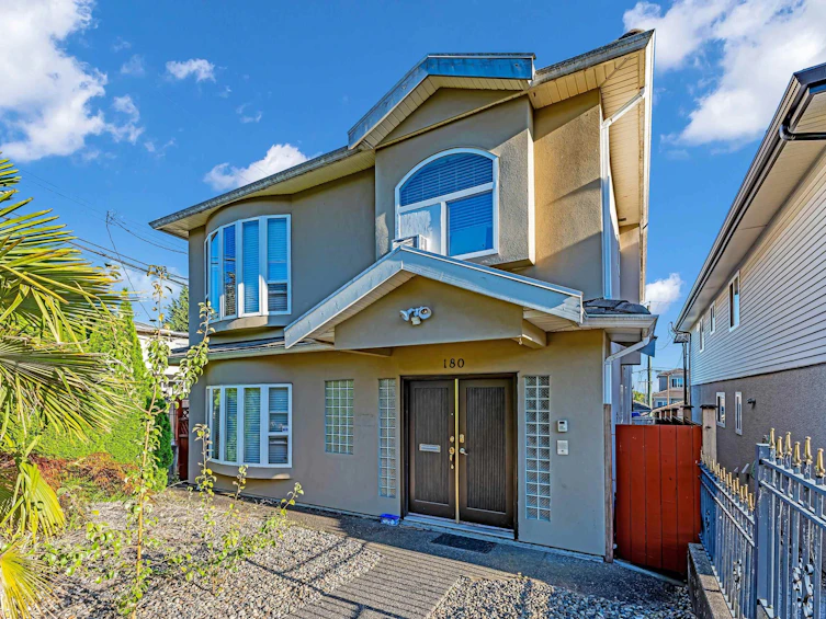 180 E 62nd Avenue, Vancouver, BC, V5X 2E6