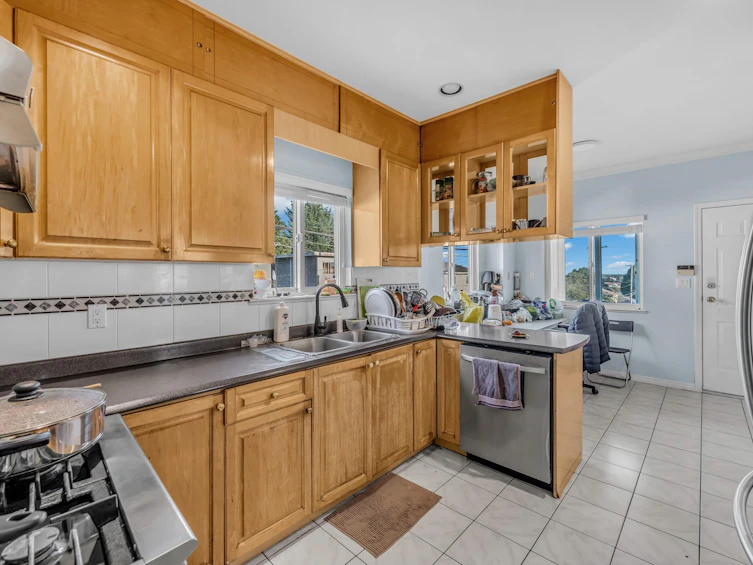180 E 62nd Avenue, Vancouver, BC, V5X 2E6 - 18