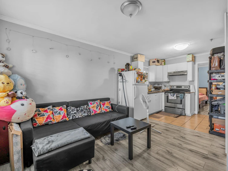 180 E 62nd Avenue, Vancouver, BC, V5X 2E6 - 4
