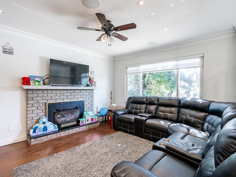 5886 184a Street, Surrey, BC, V3S 5S7 - 4