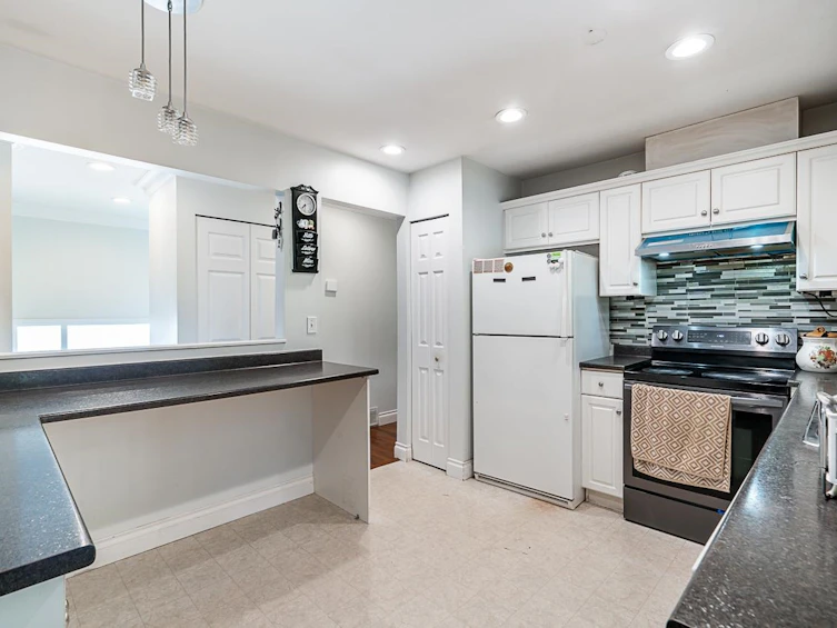 5886 184a Street, Surrey, BC, V3S 5S7 - 11