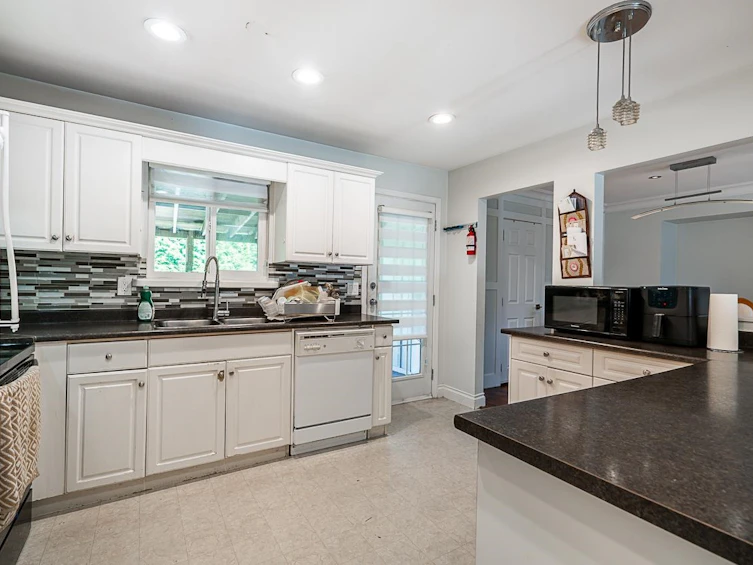 5886 184a Street, Surrey, BC, V3S 5S7 - 7