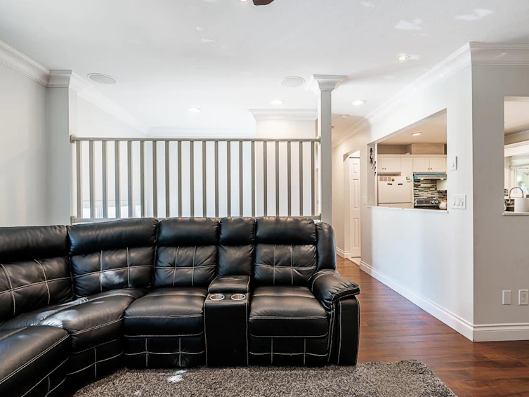 5886 184a Street, Surrey, BC, V3S 5S7 - 5