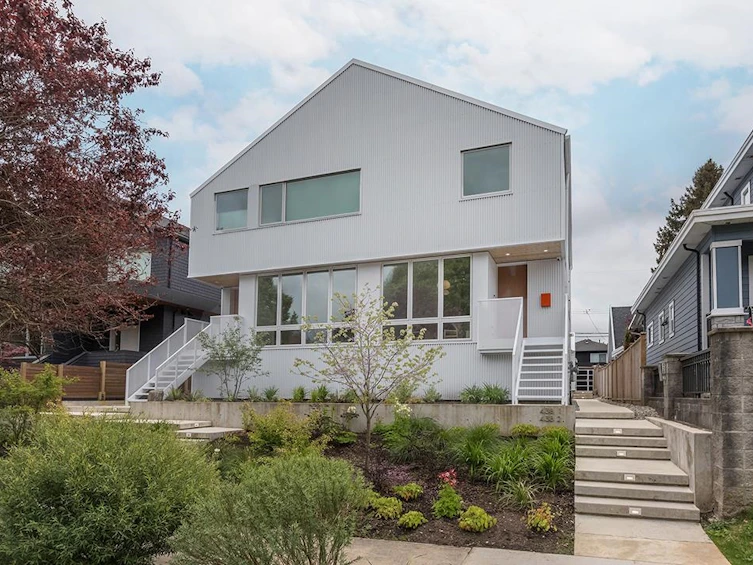 438 E 37th Avenue, Vancouver, BC, V5W 1E9