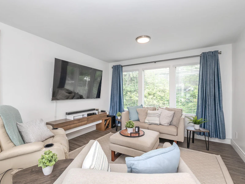 2313 Quayside Court, Vancouver BC V5P 4W2