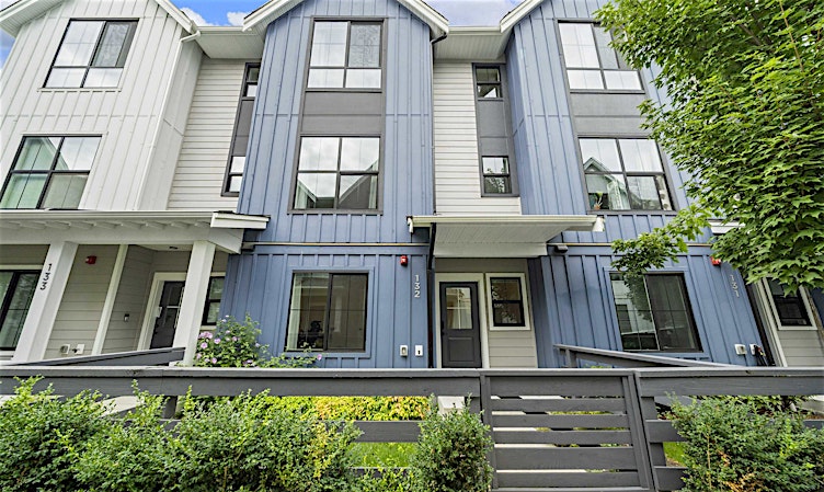 Condo Vs Apartment Should I Buy A Townhouse Evergreen Townhouse