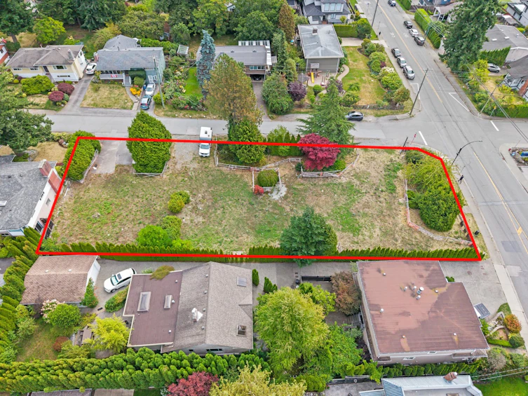 15643 Buena Vista Avenue, Surrey, BC, V4B 1Z3 - 10