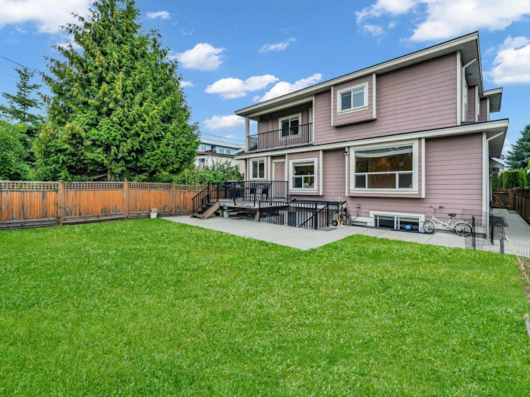 3768 Jambor Court, Burnaby, BC, V5G 0A8 - 6