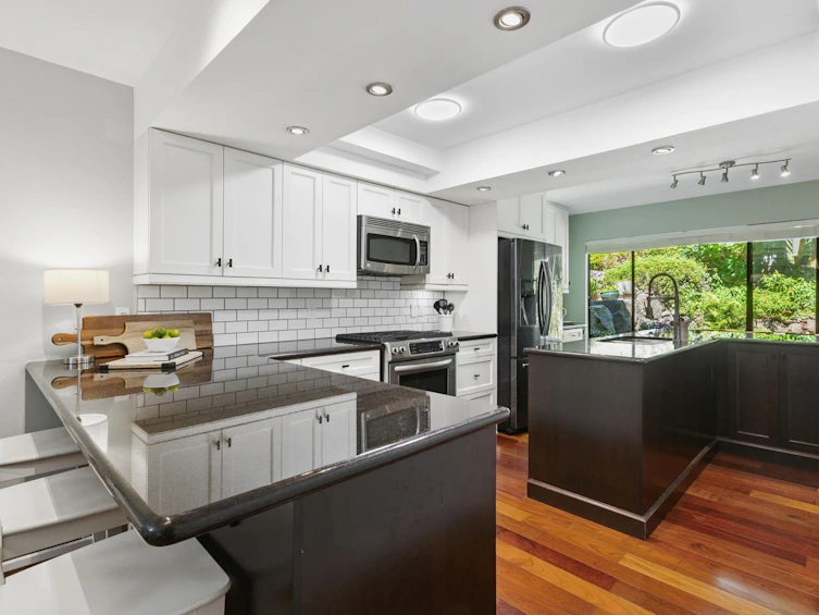 887 Frederick Road, North Vancouver, BC, V7K 2Y5 - 9