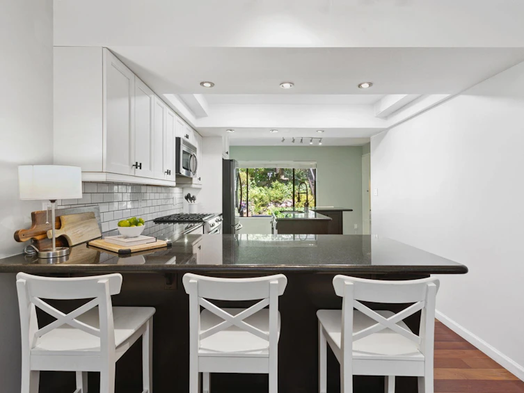 887 Frederick Road, North Vancouver, BC, V7K 2Y5 - 12