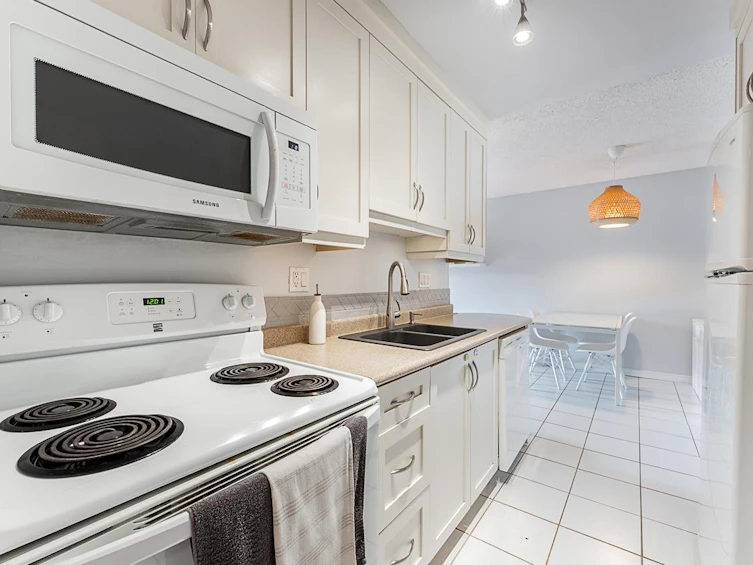 202-1103 Howie Avenue, Coquitlam, BC, V3J 1T9 - 10