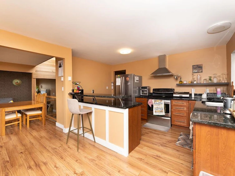 4934 Geer Road, Sechelt, BC, V0N 3A2 - 8