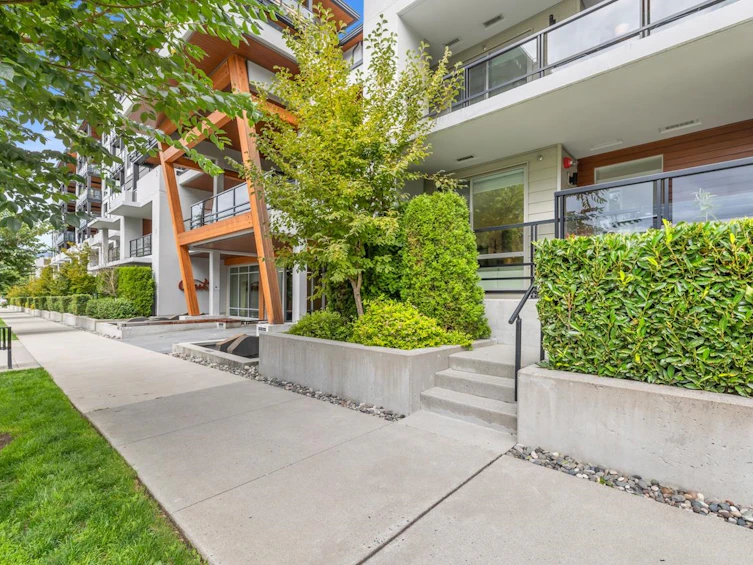TH1-128 E 8th Street, North Vancouver, BC, V7L 0H2 - 3