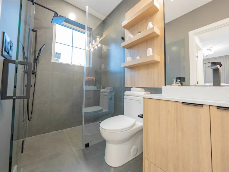 848 E 38 Avenue, Vancouver, BC, V5W 1J3 - 9